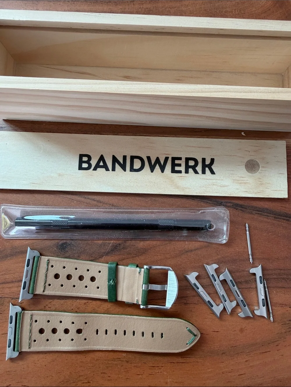 Bandwerk Green Leather Watch Strap for Apple Watch Ultra plus accessories